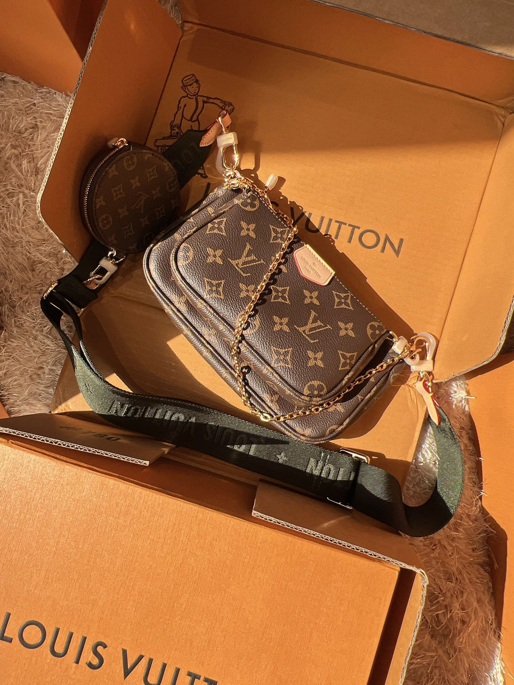 LV Multi Pochette Accessoires Monogram Canvas Crossbody Shoulder Bag with Two Pouches and Round Coin Purse (24 x 13 x 4.5) cm